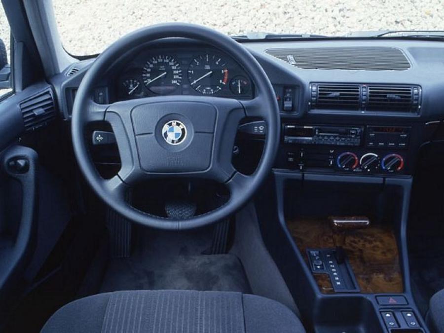  BMW 5-Series Touring 1992 года  (фото 2 из 7)